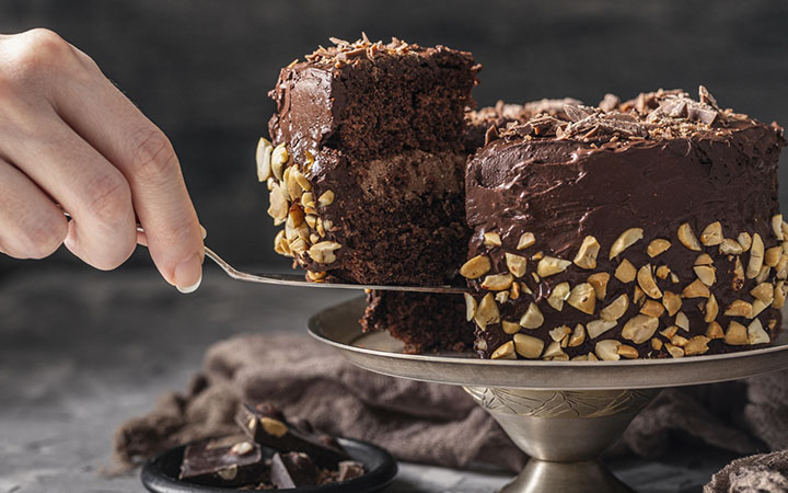 img_0010_vista-frontal-do-conceito-de-bolo-de-chocolate-delicioso-1